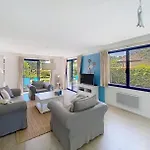Serena Ecrin De Verdure Et Piscine Chauffee