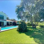 Serena Ecrin De Verdure Et Piscine Chauffee *